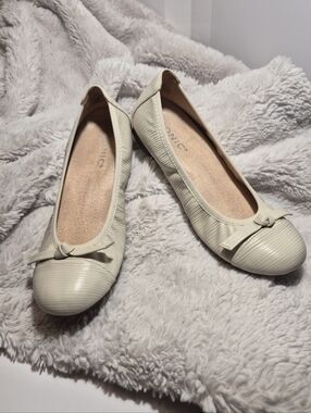 VIONIC Womens 5 Cream Leather Ballet Flats Orthaheel Support Flexible Ivory Arch